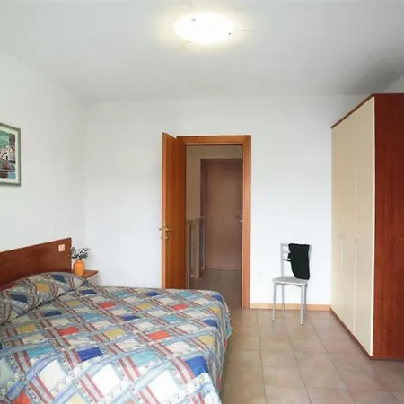 Three-storey For 10 Guests In *