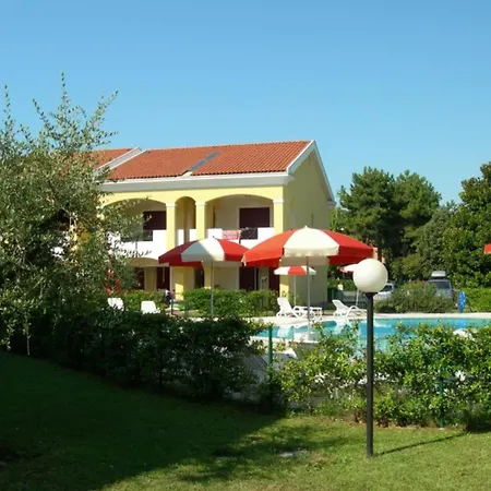 Three-storey For 10 Guests In Apartment Bibione